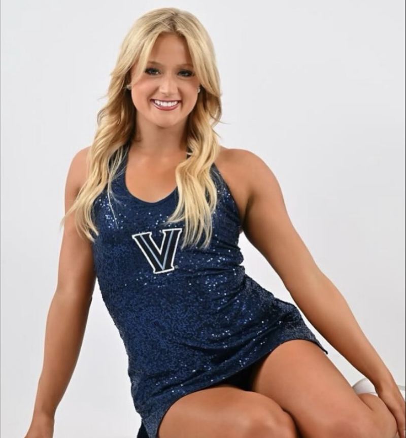 STDA alum on her college dance team
